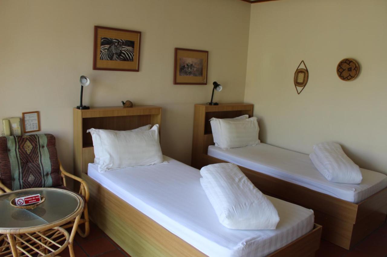 Onganga Hotel Pension 빈트후크 외부 사진
