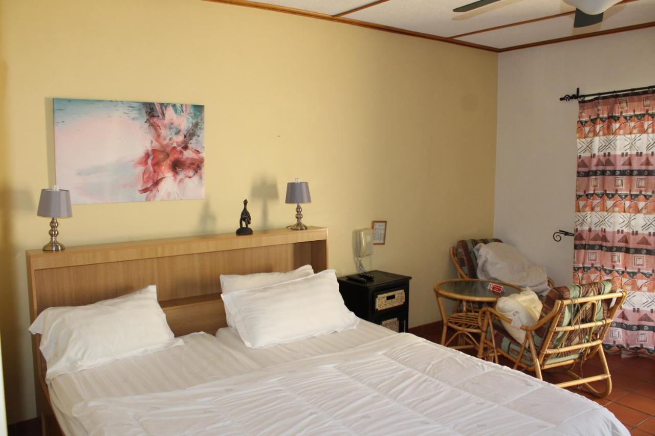 Onganga Hotel Pension 빈트후크 외부 사진